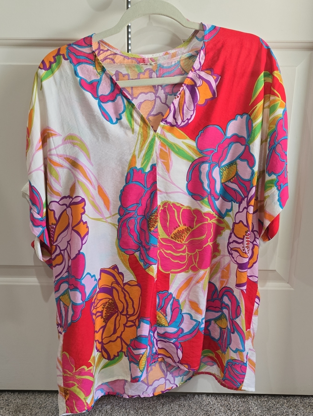 JODIFL Bright Floral V-Neck Tunic Top - Pink, Orange, Blue, White